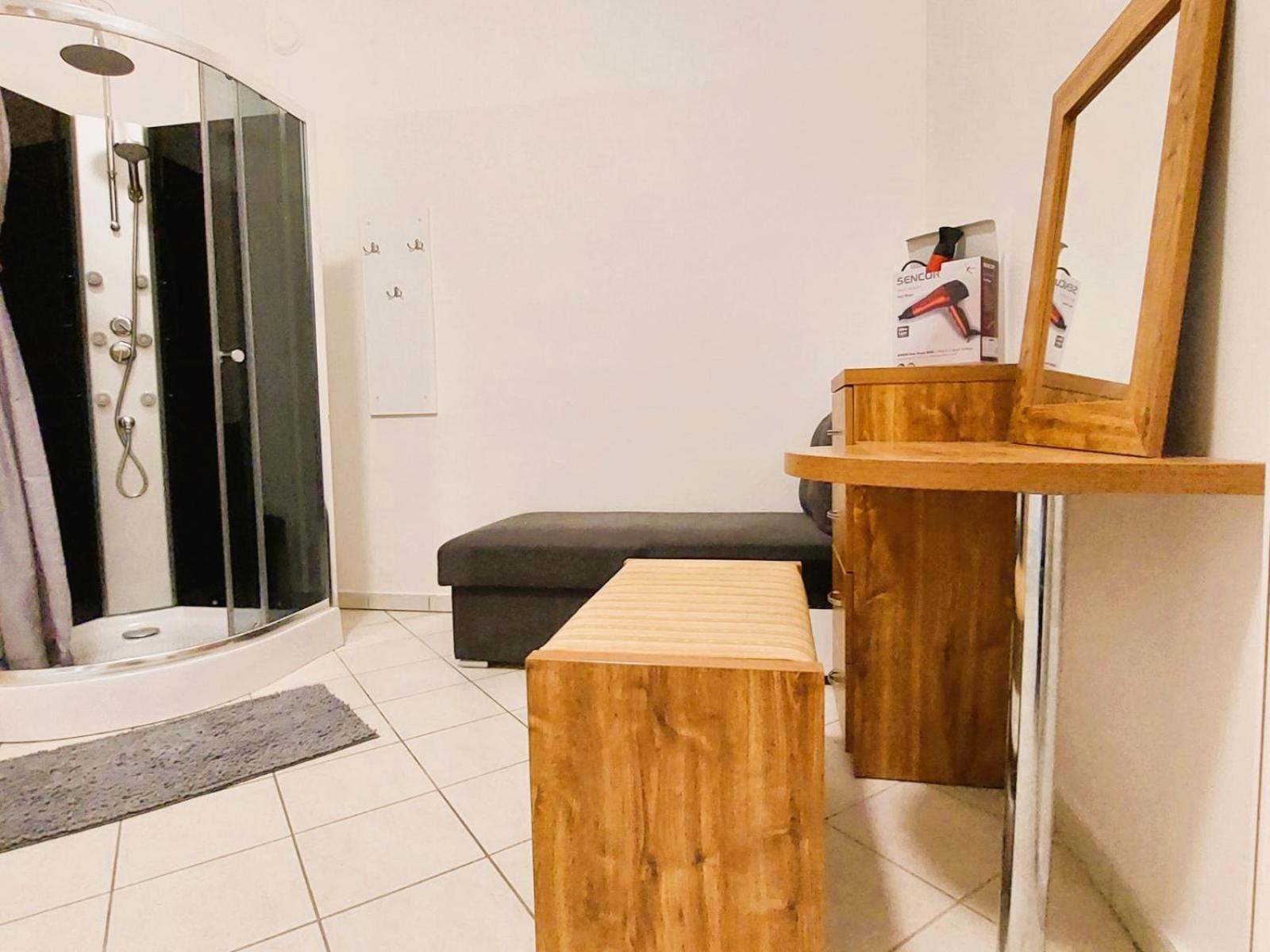 Exkluzivni Apartman V Prizemi V Hradci Kralove Градец-Кралове Экстерьер фото