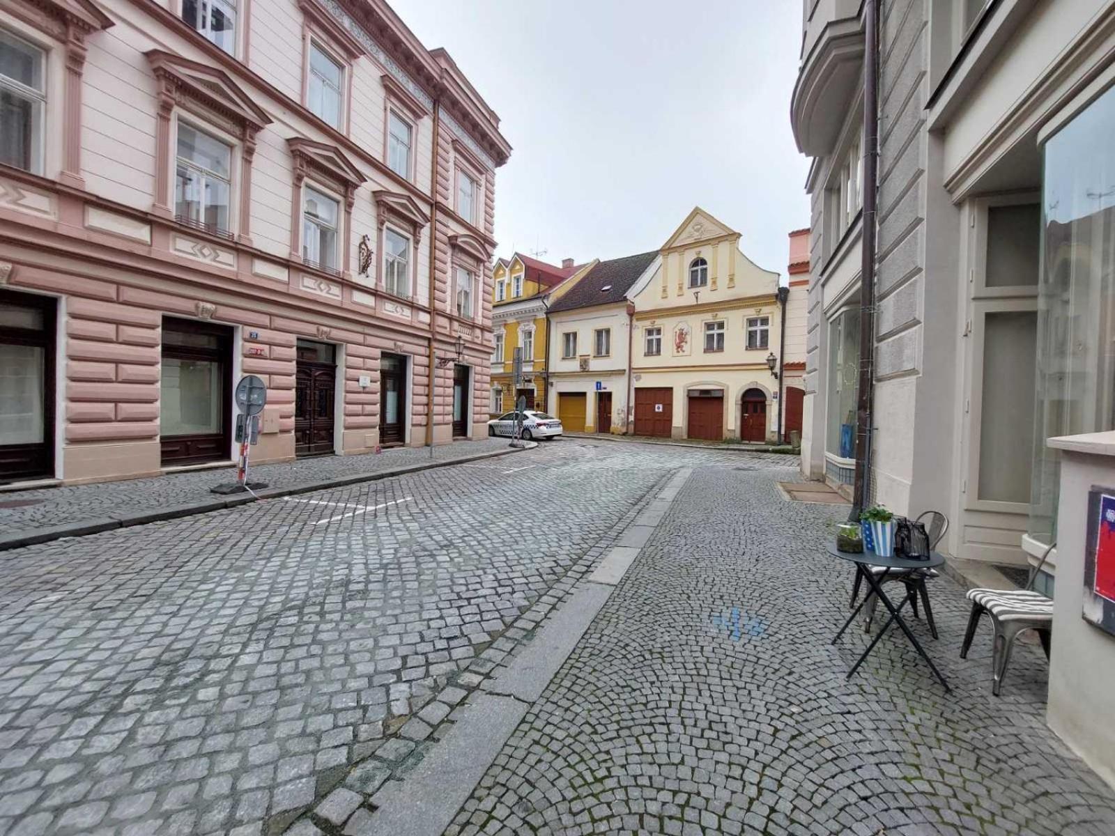 Exkluzivni Apartman V Prizemi V Hradci Kralove Градец-Кралове Экстерьер фото