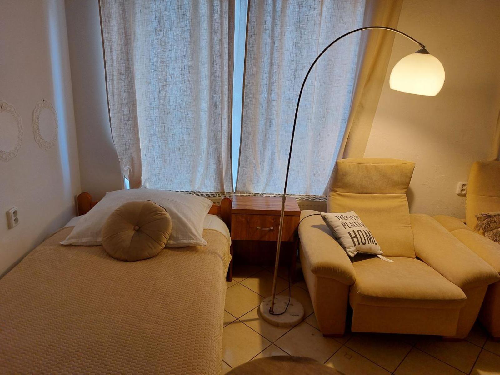 Exkluzivni Apartman V Prizemi V Hradci Kralove Градец-Кралове Экстерьер фото